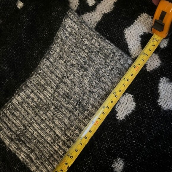 Oversized Sweater - Picture 8 of 9